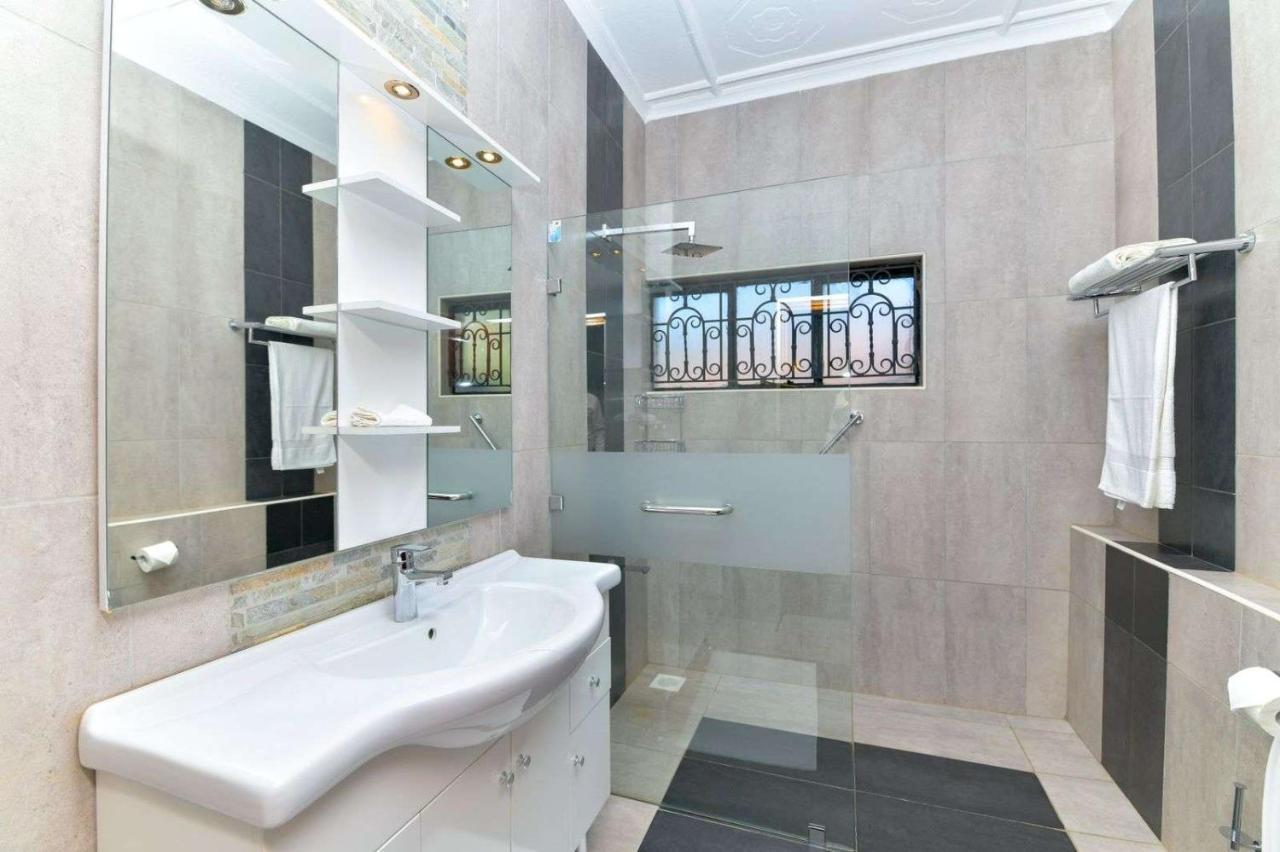 The Premier Suites Найроби Экстерьер фото